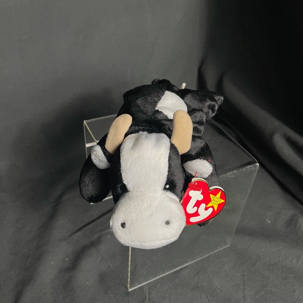 RARE TY ORIGINAL BEANIE BABY DAISY THE COW 1993 RETIRED W/ORIGINAL TAG